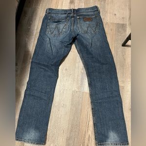Wrangler retro slim straight 33x32